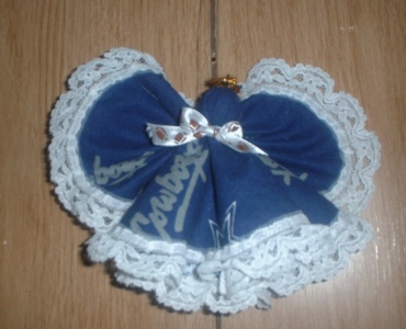 HANDMADE DALLAS COWBOY ANGEL ORNAMENT   $4.00